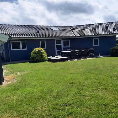 Holiday home Toja - 700m From The Sea By Interhome