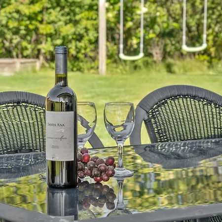 Holiday home Toja - 700m From The Sea By Interhome *