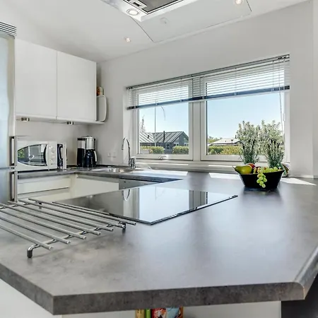 Holiday home Toja - 700m From The Sea By Interhome *