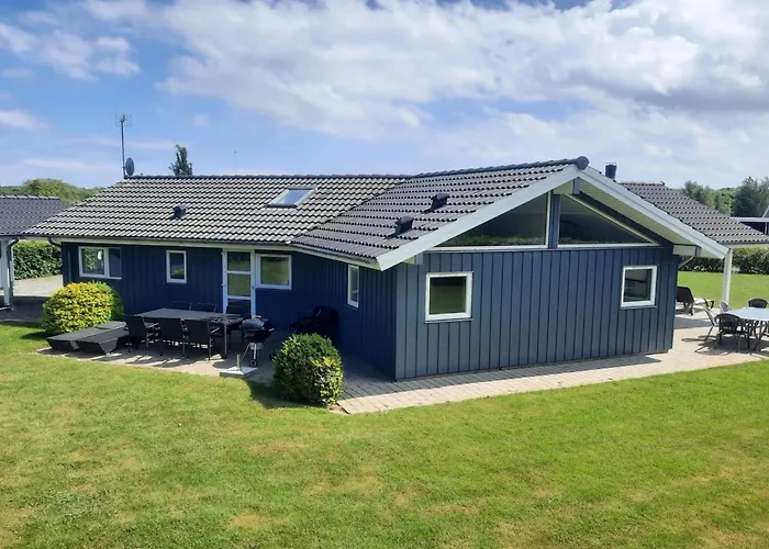 Toja - 700m From The Sea By Interhome