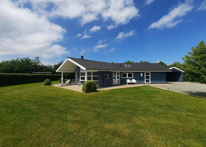 Toja - 700m From The Sea By Interhome